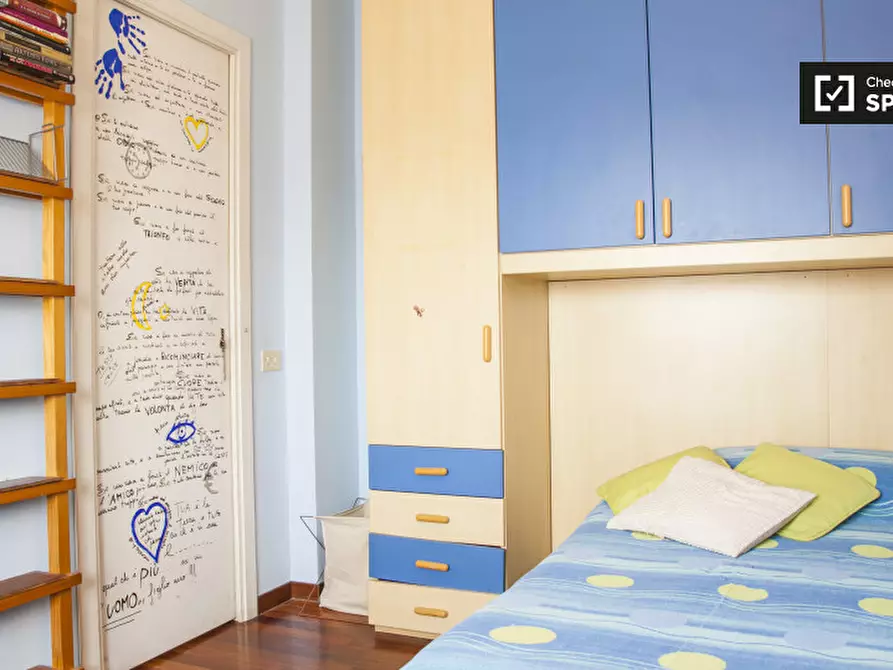 Immagine 2 di Camera condivisa in affitto  in Via Paolo V a Roma