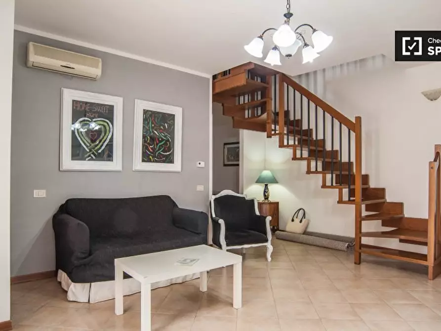 Immagine 6 di Camera condivisa in affitto  in Via del Podere Fiume a Roma