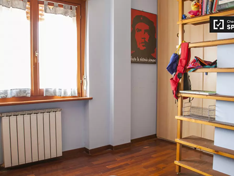 Immagine 3 di Camera condivisa in affitto  in Via Paolo V a Roma