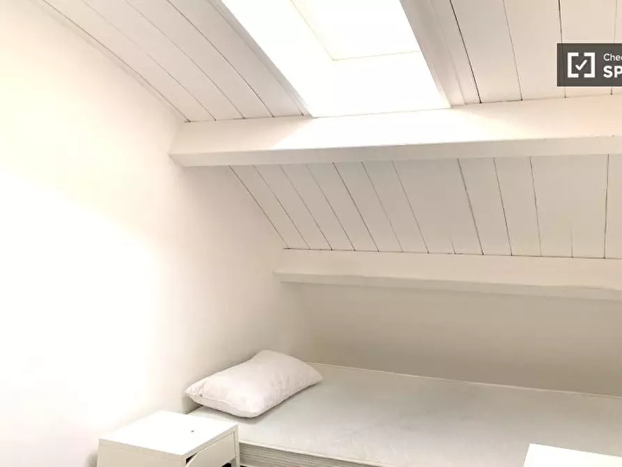 Immagine 2 di Camera condivisa in affitto  in Via di Carcaricola a Roma