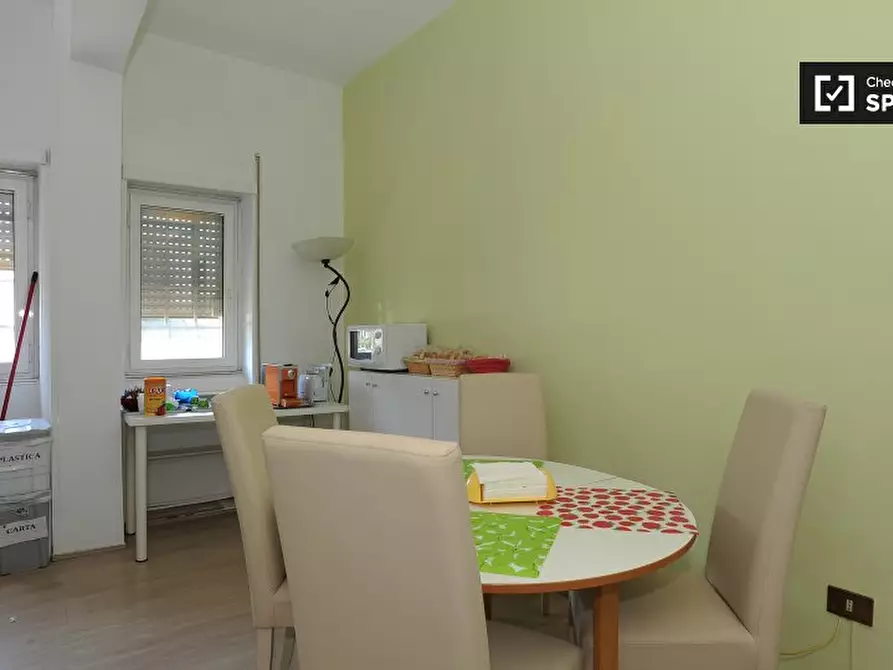 Immagine 6 di Camera condivisa in affitto  in Viale dell'Arte, 00144 Roma RM, Italy a Roma