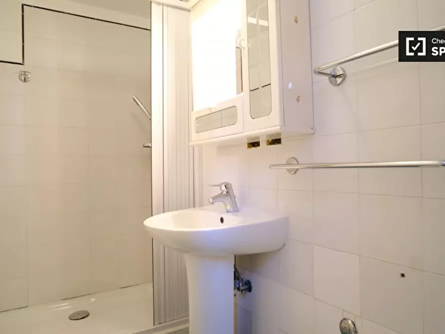 Immagine 19 di Camera condivisa in affitto  in Via Castelfidardo, 00185 Roma RM, Italy a Roma