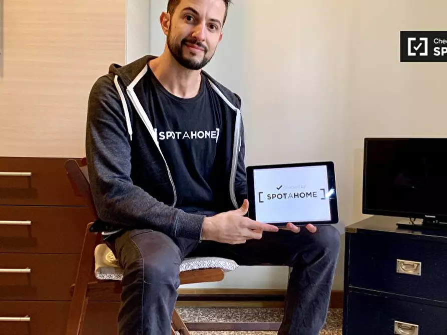 Immagine 12 di Appartamento in affitto  in Viale Col di Lana, 20136 Milano MI, Italy a Milano