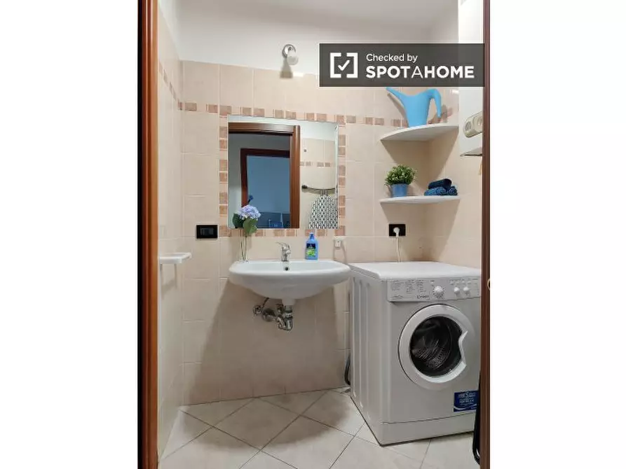 Immagine 11 di Camera condivisa in affitto  in Via Asiago a Milano