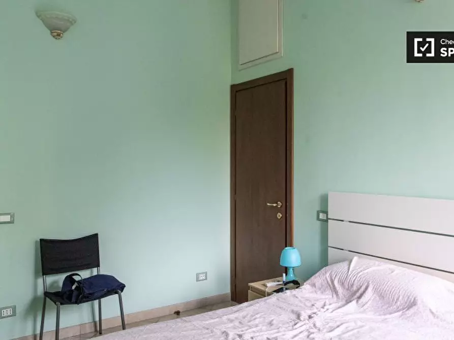 Immagine 3 di Camera condivisa in affitto  in Via Palestro a Roma