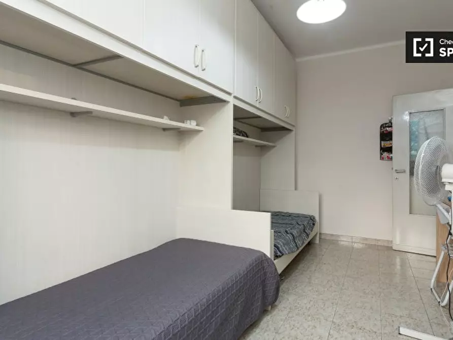 Immagine 2 di Camera condivisa in affitto  in Via Luca Ghini, 20141 Milano MI, Italy a Milano