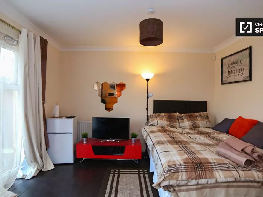 Immagine 4 di Camera condivisa in affitto  in Atlantis Cl a Barking