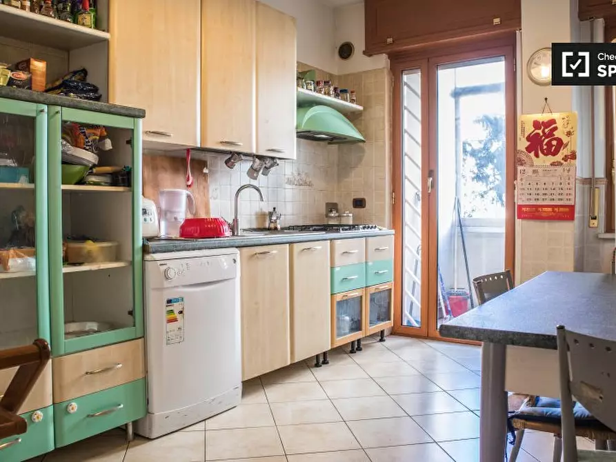 Immagine 6 di Camera condivisa in affitto  in Via Romolo Balzani, 00177 Roma RM, Italy a Roma