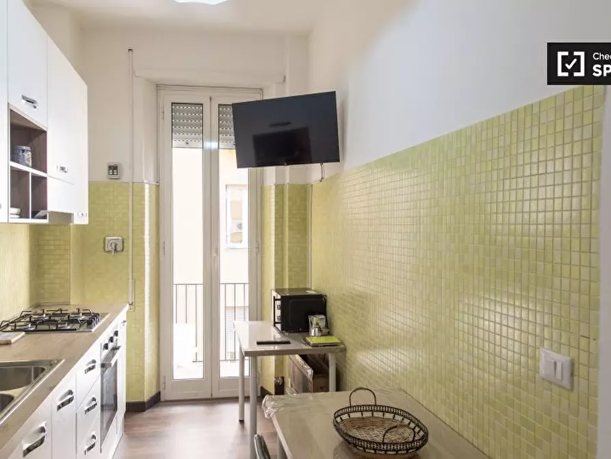 Immagine 13 di Camera condivisa in affitto  in Via Francesco Grimaldi a Roma