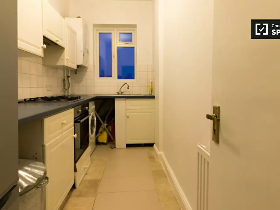 Immagine 8 di Appartamento in affitto  in Bethnal Green Road a Poplar