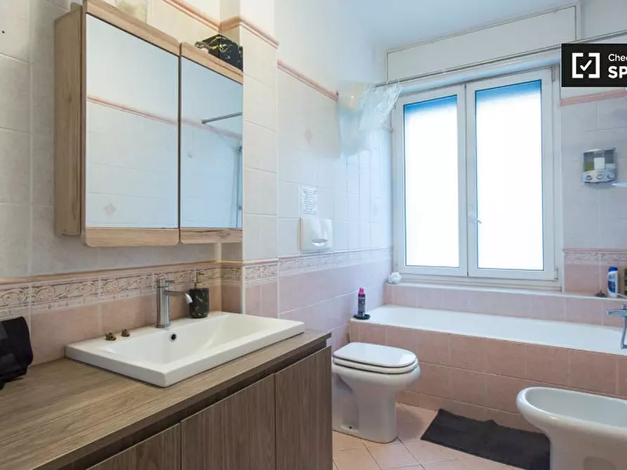 Immagine 12 di Camera condivisa in affitto  in Via Salemi a Milano