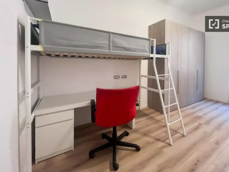 Immagine 17 di Camera condivisa in affitto  in Via Bramantino a Milano