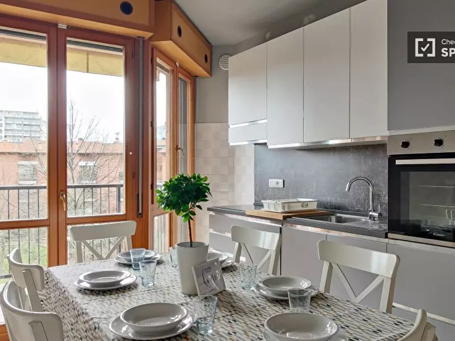 Immagine 4 di Camera condivisa in affitto  in Via Giambellino a Milano