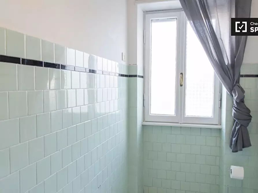 Immagine 17 di Camera condivisa in affitto  in Via Oderisi da Gubbio a Roma