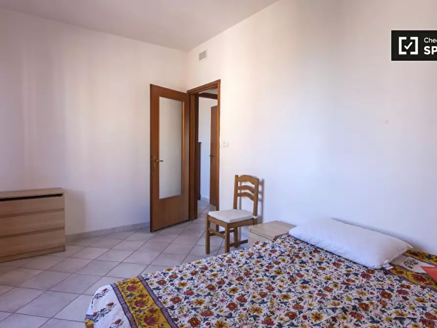 Immagine 3 di Camera condivisa in affitto  in Via Valentino Banal, 00177 Roma RM, Italy a Roma