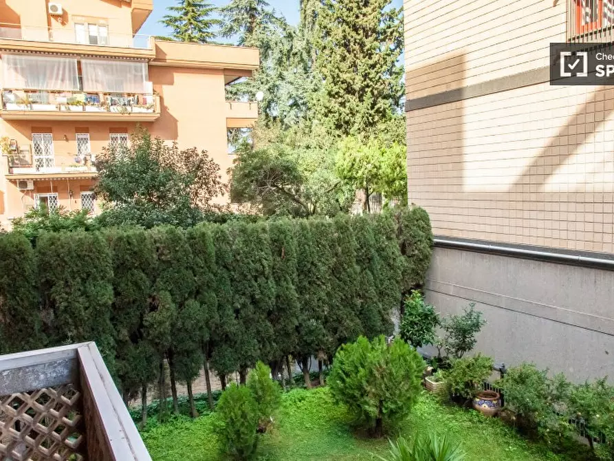 Immagine 8 di Camera condivisa in affitto  in Via Aurelia a Roma