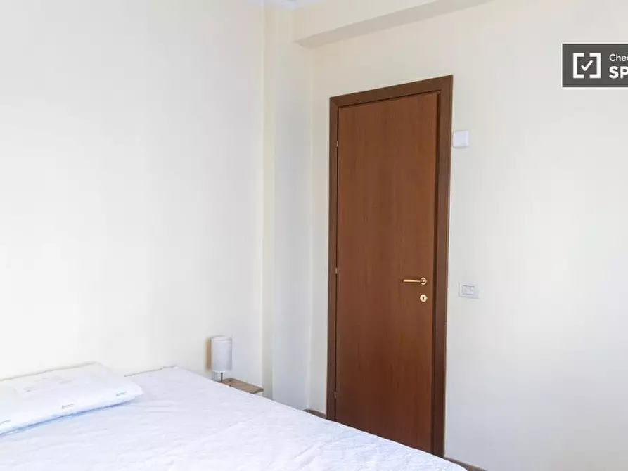 Immagine 2 di Camera condivisa in affitto  in Via Calpurnio Fiamma a Roma