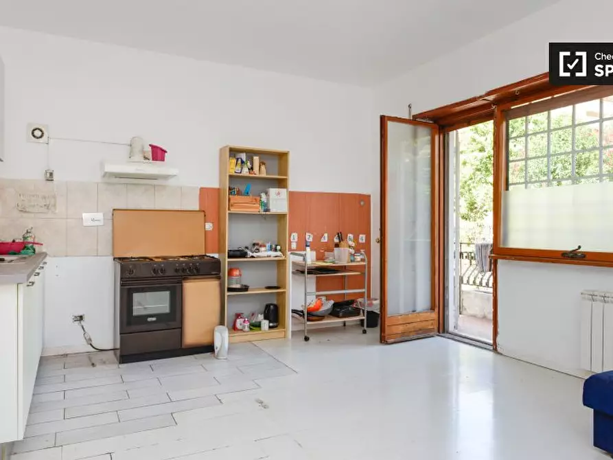 Immagine 13 di Camera condivisa in affitto  in Via Edoardo Jenner, 00151 Roma RM, Italy a Roma