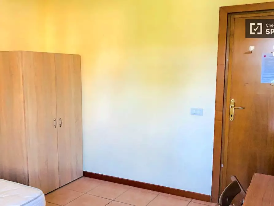 Immagine 3 di Camera condivisa in affitto  in Via Alessandro Brisse a Roma