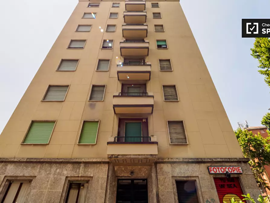 Immagine 15 di Camera condivisa in affitto  in Viale Tibaldi a Milano