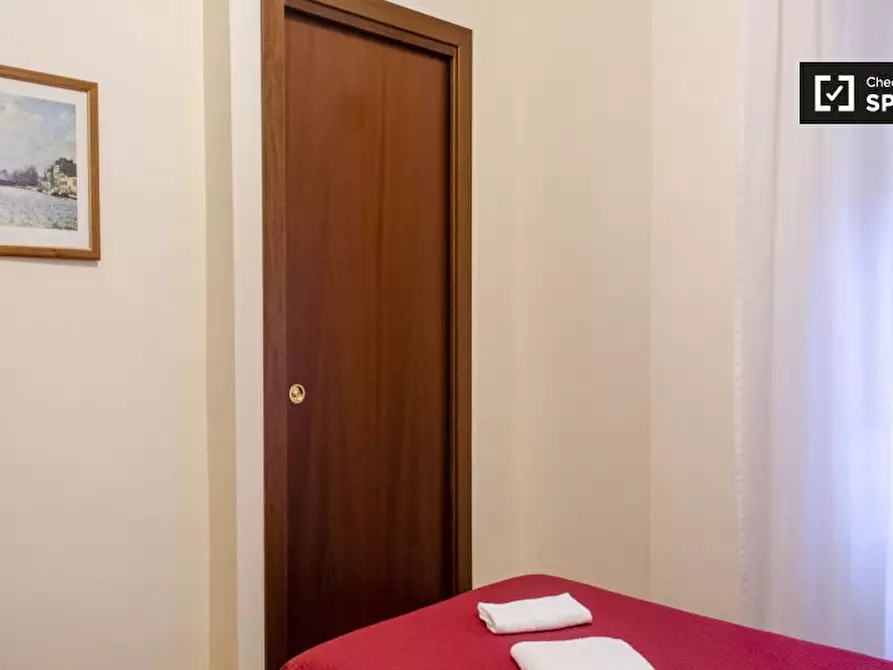 Immagine 13 di Appartamento in affitto  in Via Ildebrando Vivanti a Roma