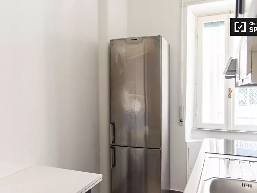 Immagine 9 di Camera condivisa in affitto  in Viale delle Provincie a Roma