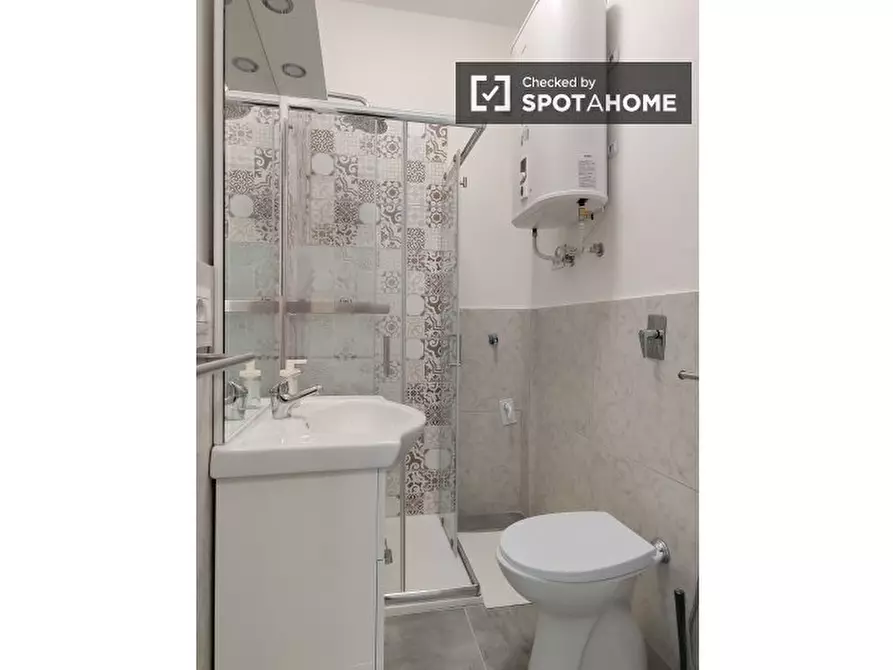 Immagine 13 di Ufficio in affitto  in Viale Brenta a Milano