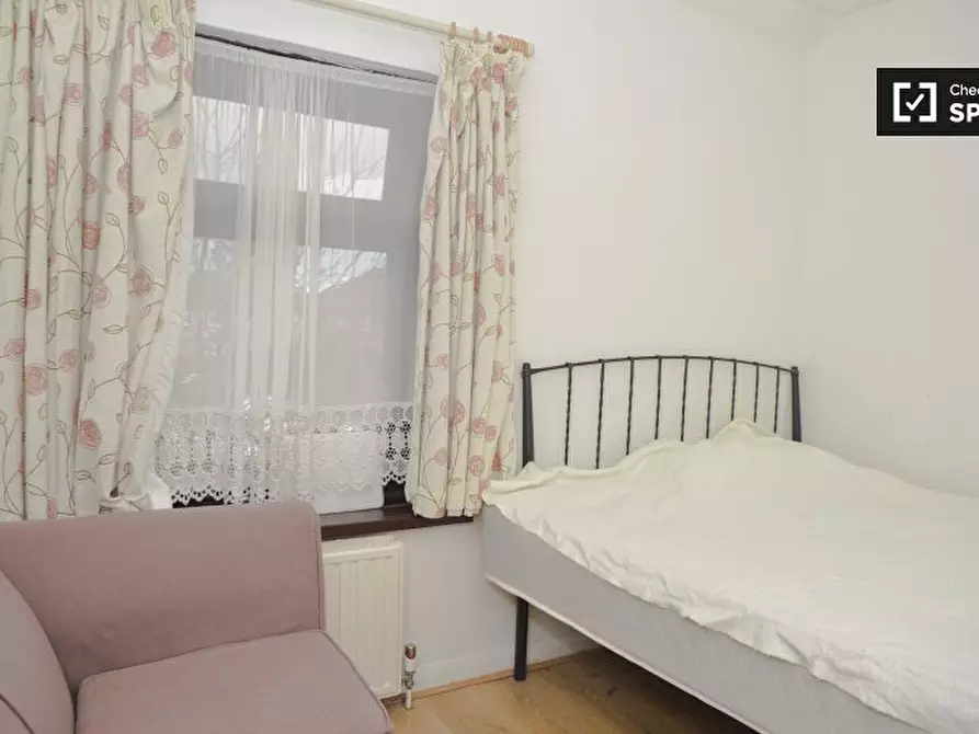 Immagine 2 di Camera condivisa in affitto  in Green Ln a Staines