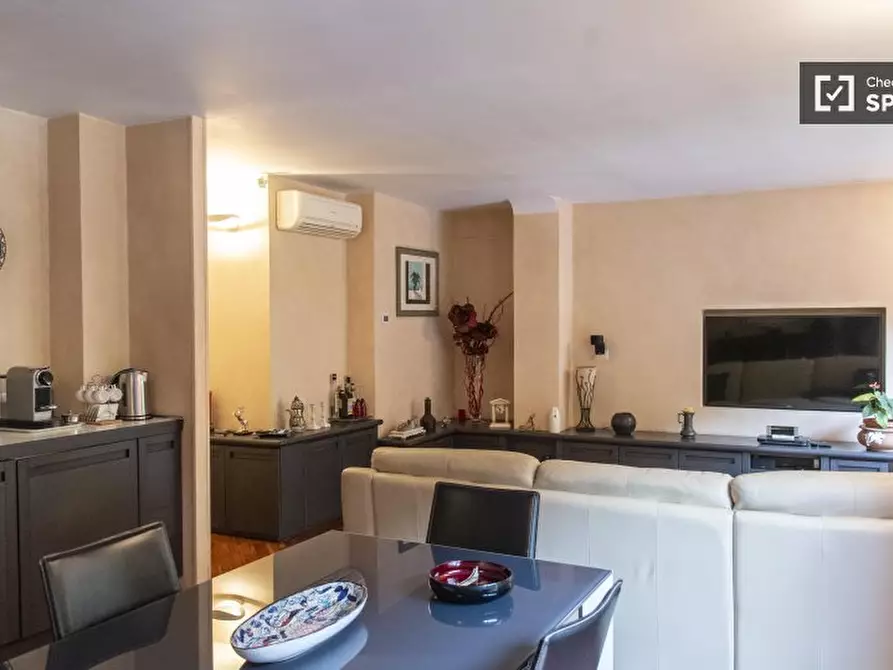 Immagine 11 di Appartamento in affitto  in Via Erode Attico a Roma