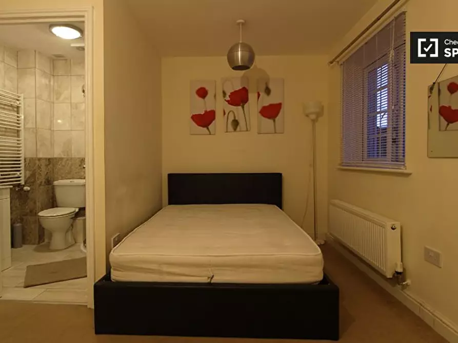 Immagine 2 di Camera condivisa in affitto  in Atlantis Cl a Barking