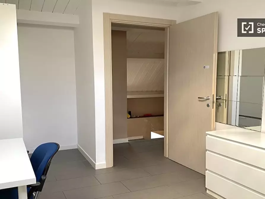 Immagine 3 di Camera condivisa in affitto  in Via di Carcaricola a Roma