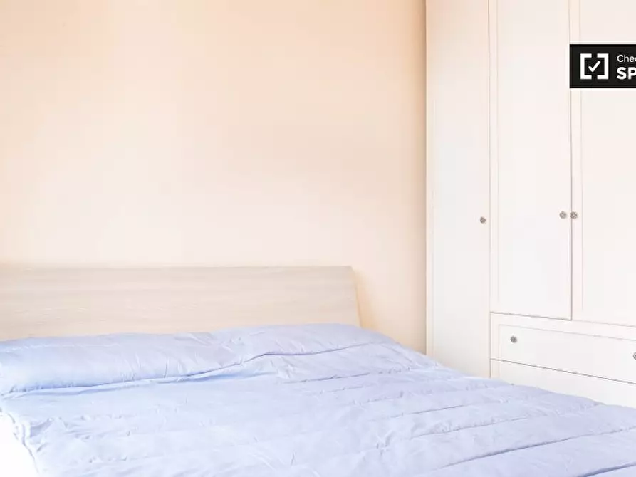 Immagine 2 di Camera condivisa in affitto  in Via Zanobini a Roma