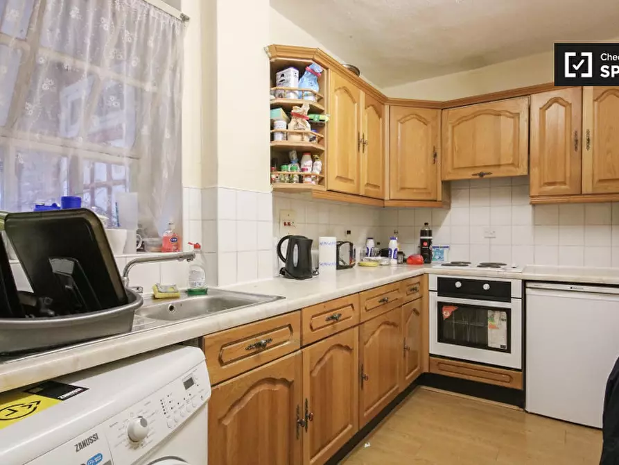 Immagine 3 di Camera condivisa in affitto  in Tadema House, Penford Street a Paddington