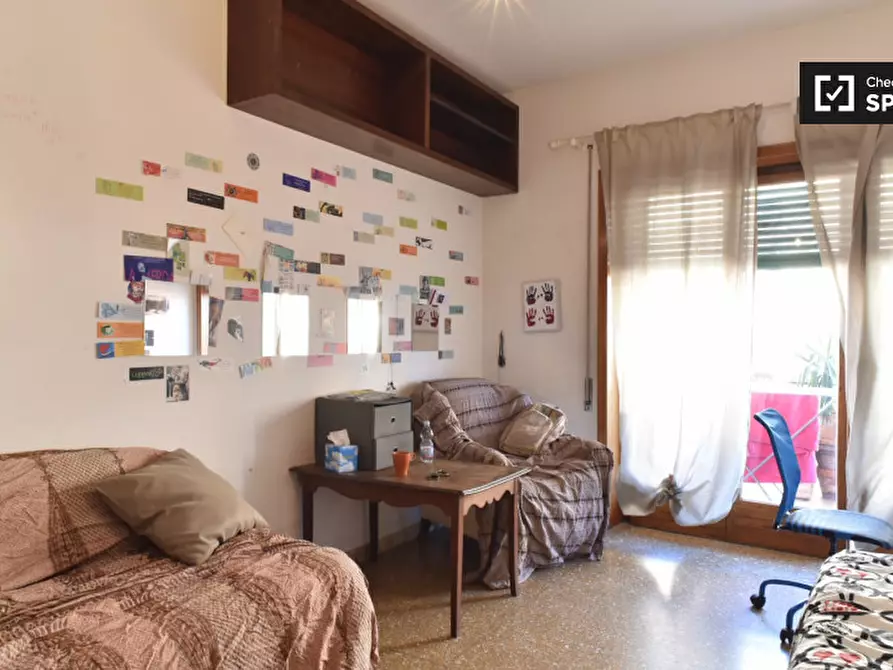 Immagine 8 di Camera condivisa in affitto  in Via dei Liburni a Roma