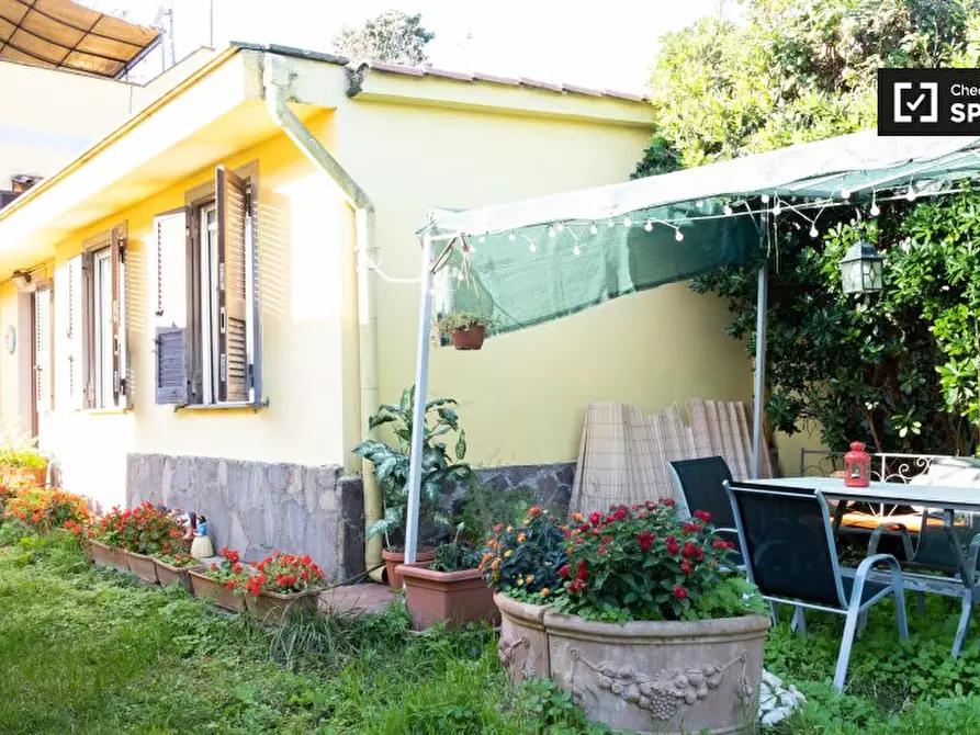 Immagine 19 di Appartamento in affitto  in Via Grottaferrata a Roma