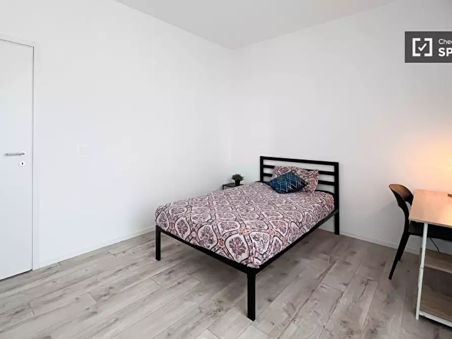 Immagine 16 di Camera condivisa in affitto  in Via Don Bosco a Milano