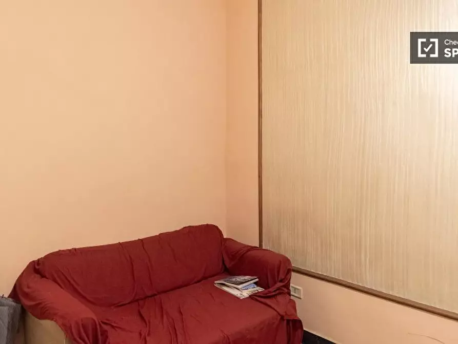 Immagine 18 di Camera condivisa in affitto  in Via Napoleone III a Roma