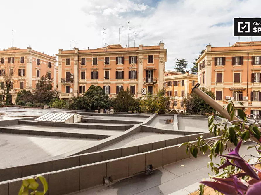 Immagine 12 di Camera condivisa in affitto  in Via Amiterno a Roma