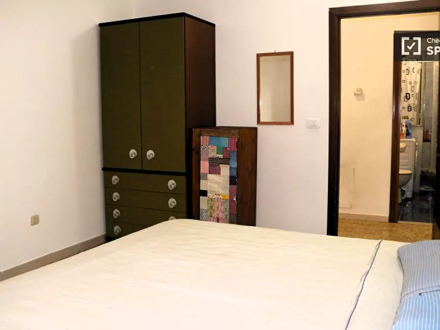 Immagine 2 di Camera condivisa in affitto  in Via Giuseppe de Robertis a Roma