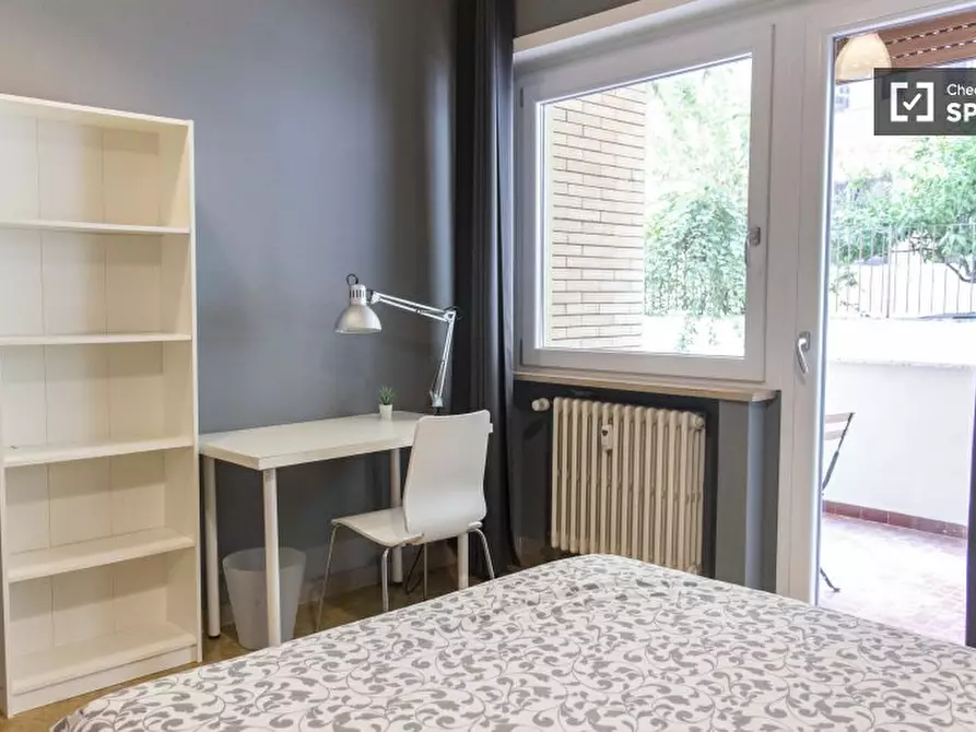 Immagine 4 di Camera condivisa in affitto  in Via Aquileia, 00198 Roma RM, Italy a Roma