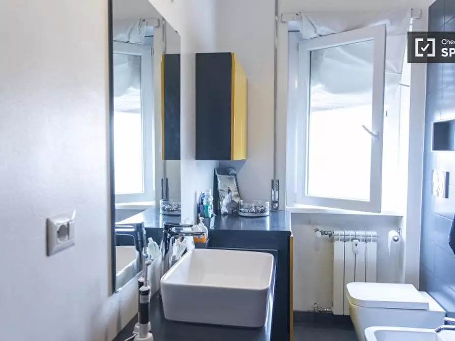 Immagine 10 di Appartamento in affitto  in Via Luchino dal Verme a Roma