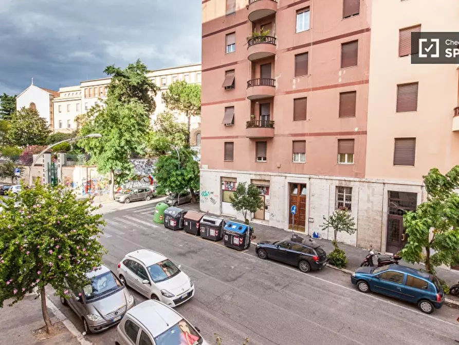 Immagine 13 di Camera condivisa in affitto  in Via Mirandola a Roma