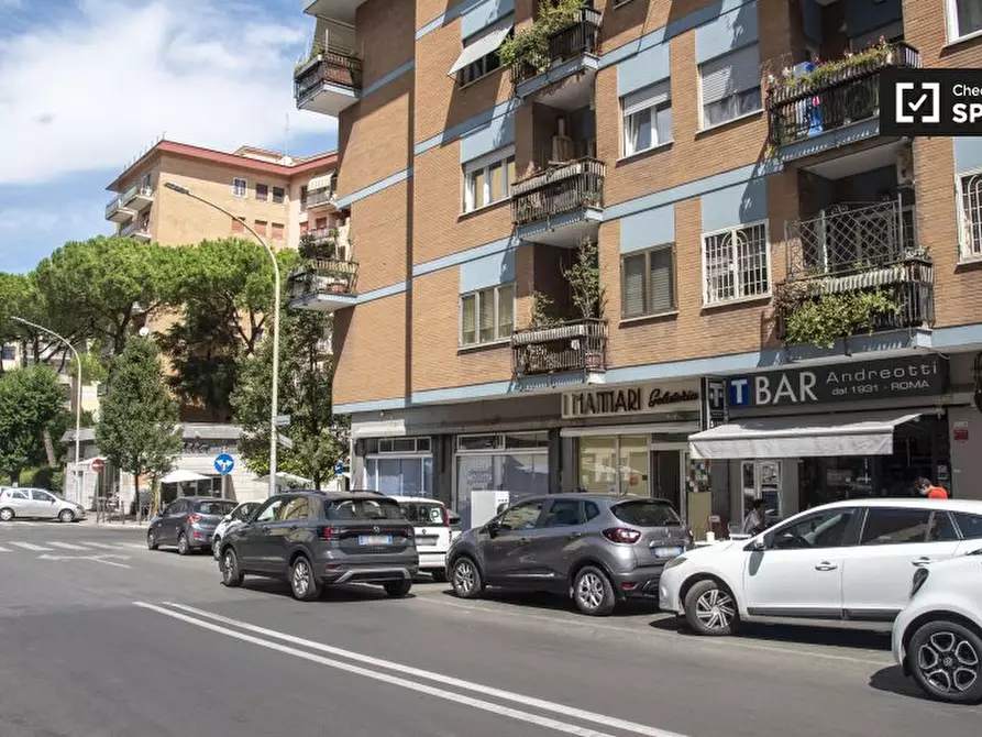 Immagine 17 di Camera condivisa in affitto  in Via di Grotta Perfetta a Roma