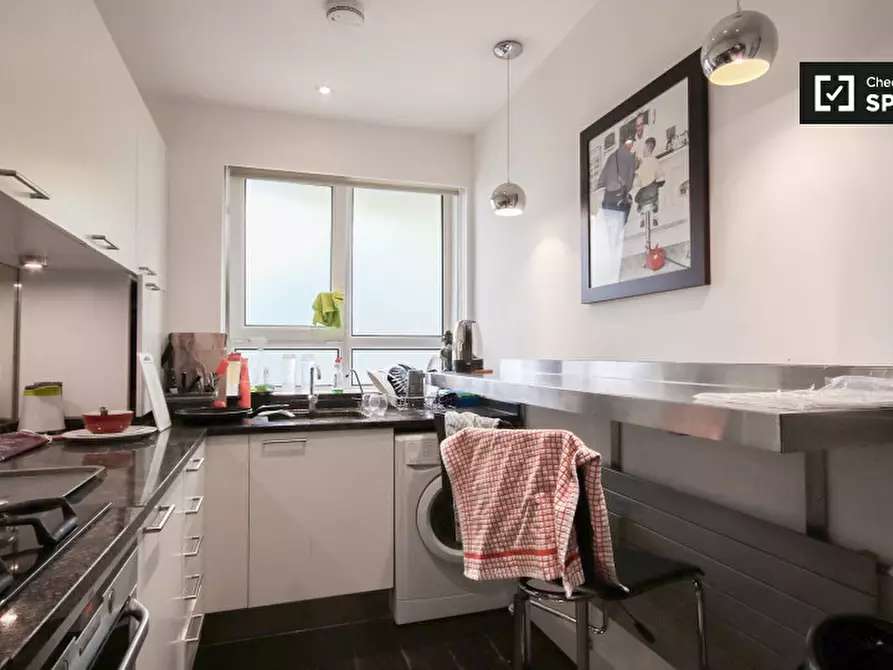 Immagine 8 di Camera condivisa in affitto  in Wiltshire Close a Kensington