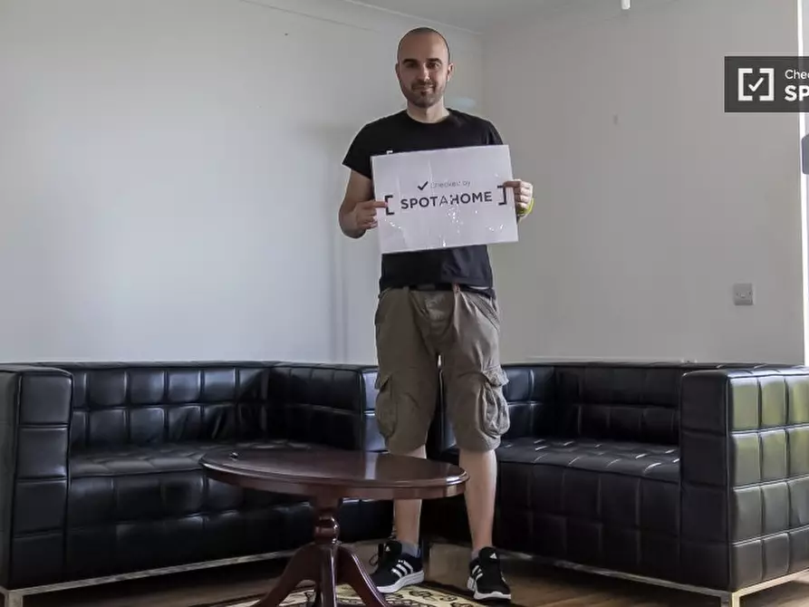 Immagine 12 di Appartamento in affitto  in North End Road a Hammersmith