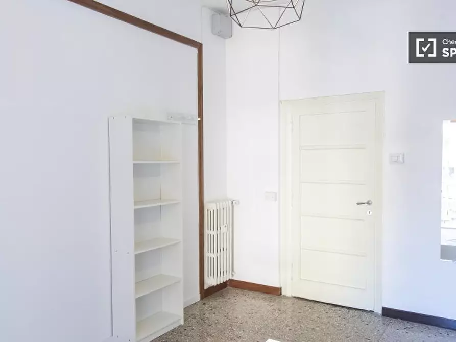 Immagine 10 di Camera condivisa in affitto  in Via Tripolitania a Roma