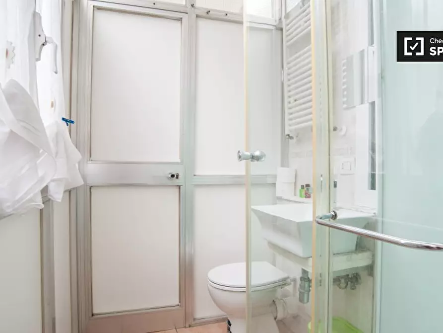 Immagine 6 di Camera condivisa in affitto  in Via Lucio Calpurnio Bibulo a Roma