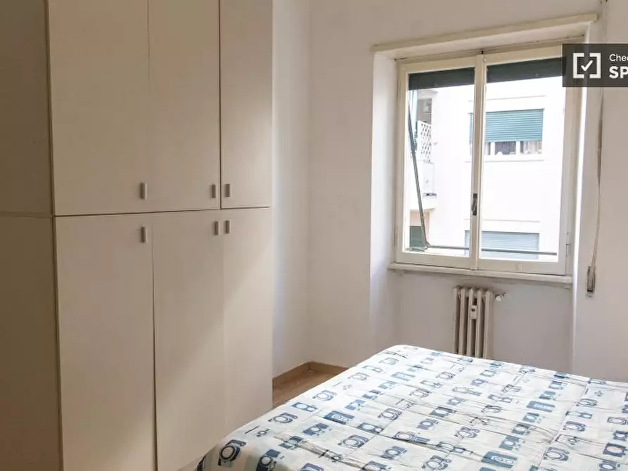 Immagine 14 di Appartamento in affitto  in Via Gian Luca Squarcialupo a Roma