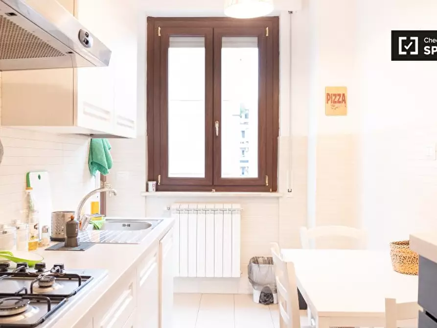 Immagine 8 di Camera condivisa in affitto  in Via Zanobini a Roma