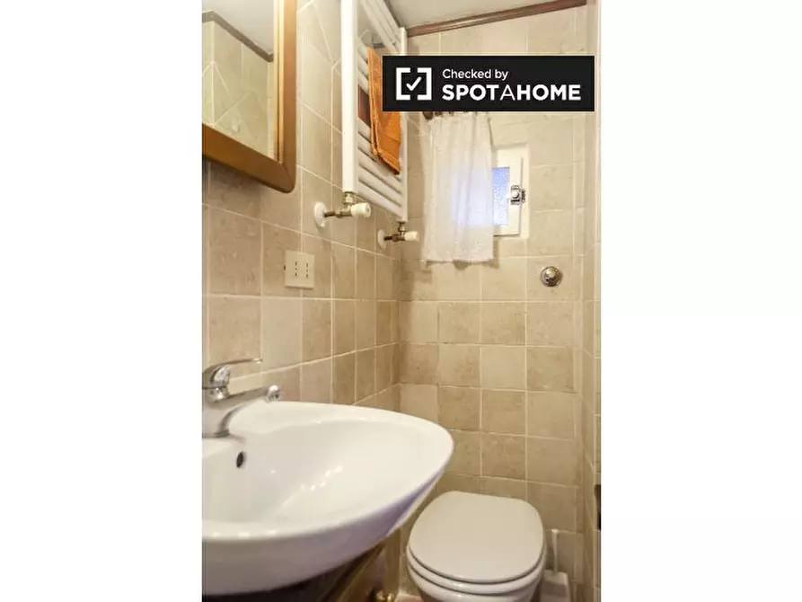 Immagine 18 di Appartamento in affitto  in Vicolo del Leopardo, 00153 Roma RM, Italy a Roma